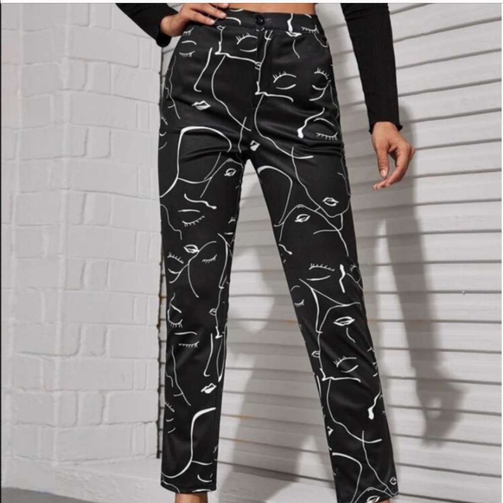 Face pants black and white